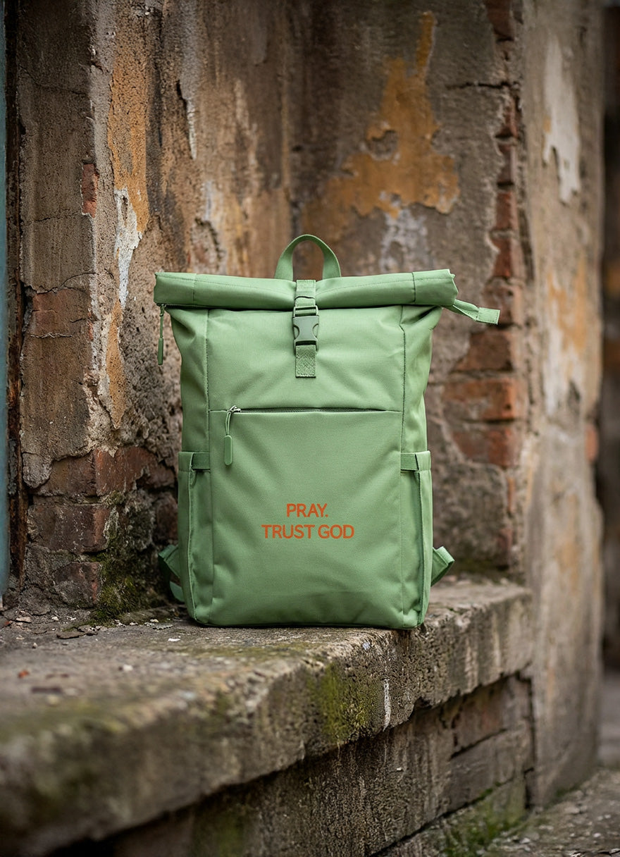 PRAY. TRUST GOD | Rucksack